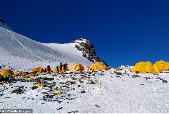 Исследование: как Эверест превращается в свалку 