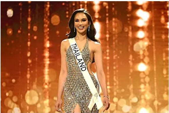 На конкурс Мисс Вселенная участница из Таиланда надела платье из пробок от газировки⁠⁠