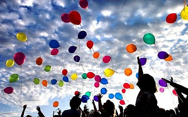 РЭО призывает отказаться от воздушных шариков на выпускных балах